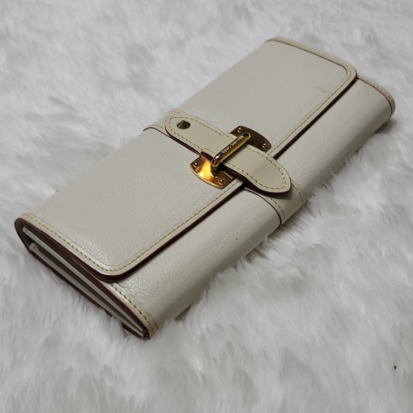 LOUIS VUITTON Continental Cream Wallet - Picture 16 of 16